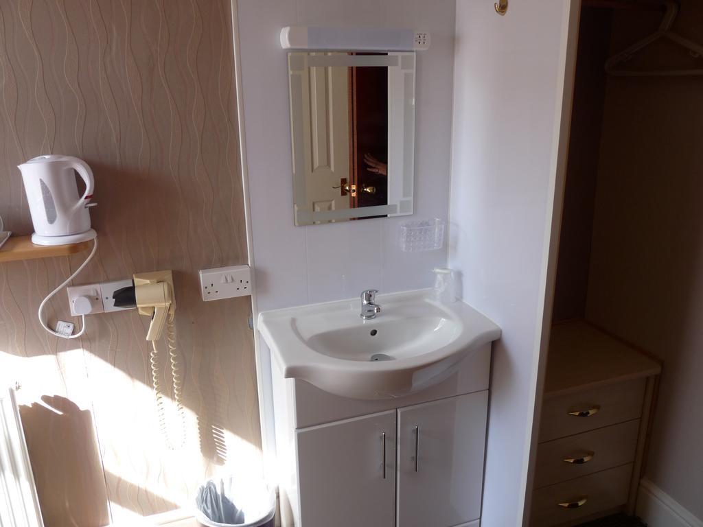 The Cumbrian Hotel แบล็คพูล ภายนอก รูปภาพ