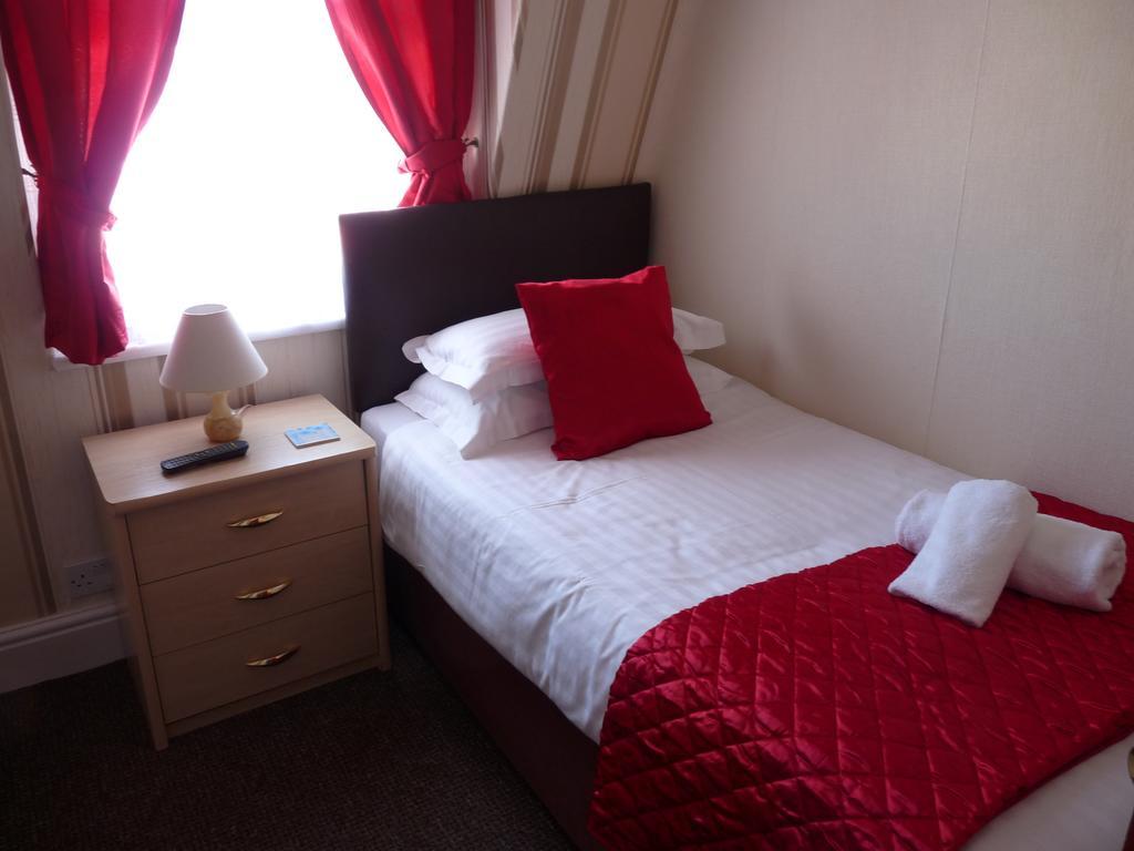 The Cumbrian Hotel แบล็คพูล ภายนอก รูปภาพ